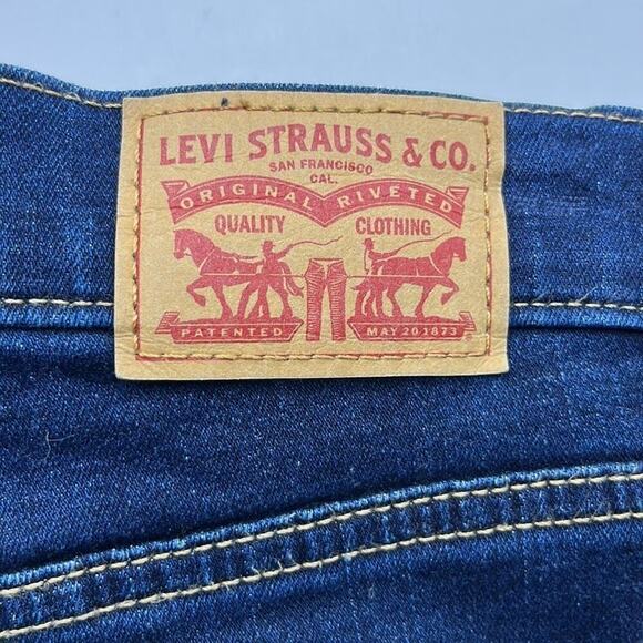 Levi’s Bermuda Short Size 28 - Picture 10 of 16